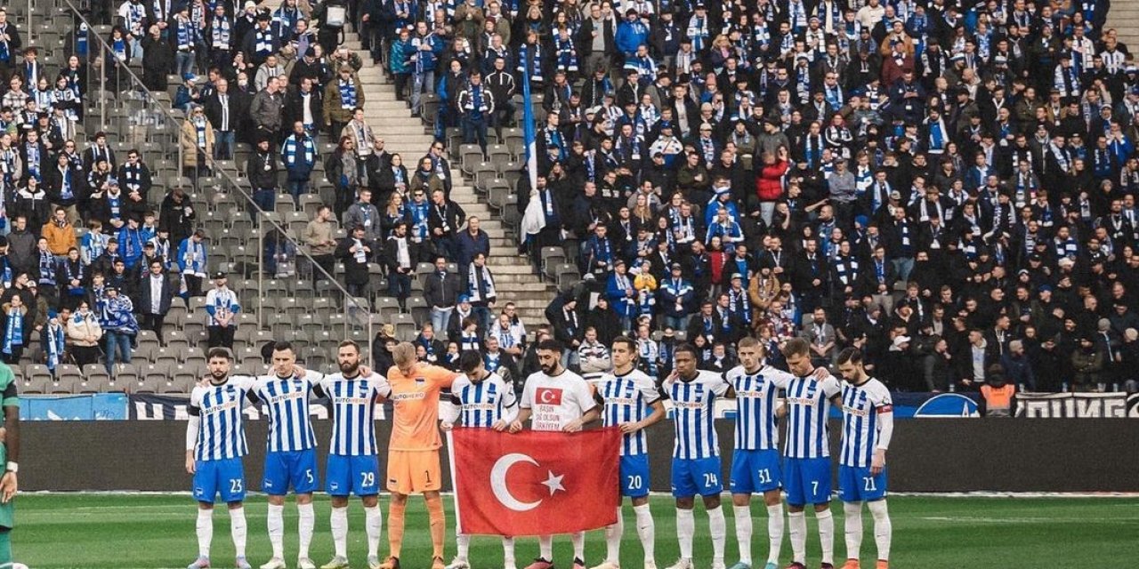 Tolga Ciğerci Isınmaya "başın Sağ Olsun Türkiye" Tişörtüyle Çıktı