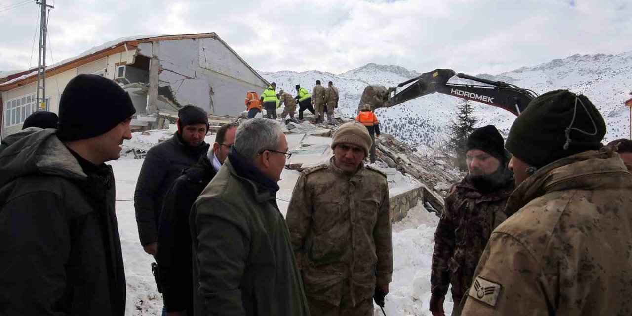 Vali Gündüzöz, Nurhak İlçesinde İncelemelerde Bulundu