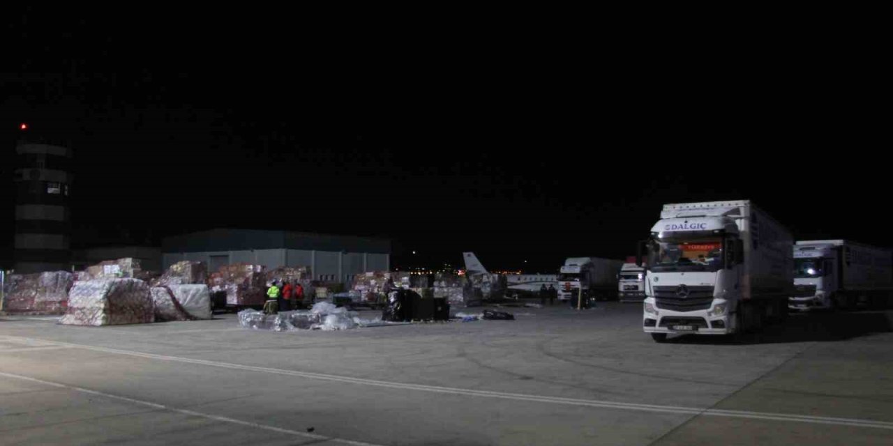 Suudi Arabistan’dan Deprem Bölgesine 7 Uçak Dolusu Yardım