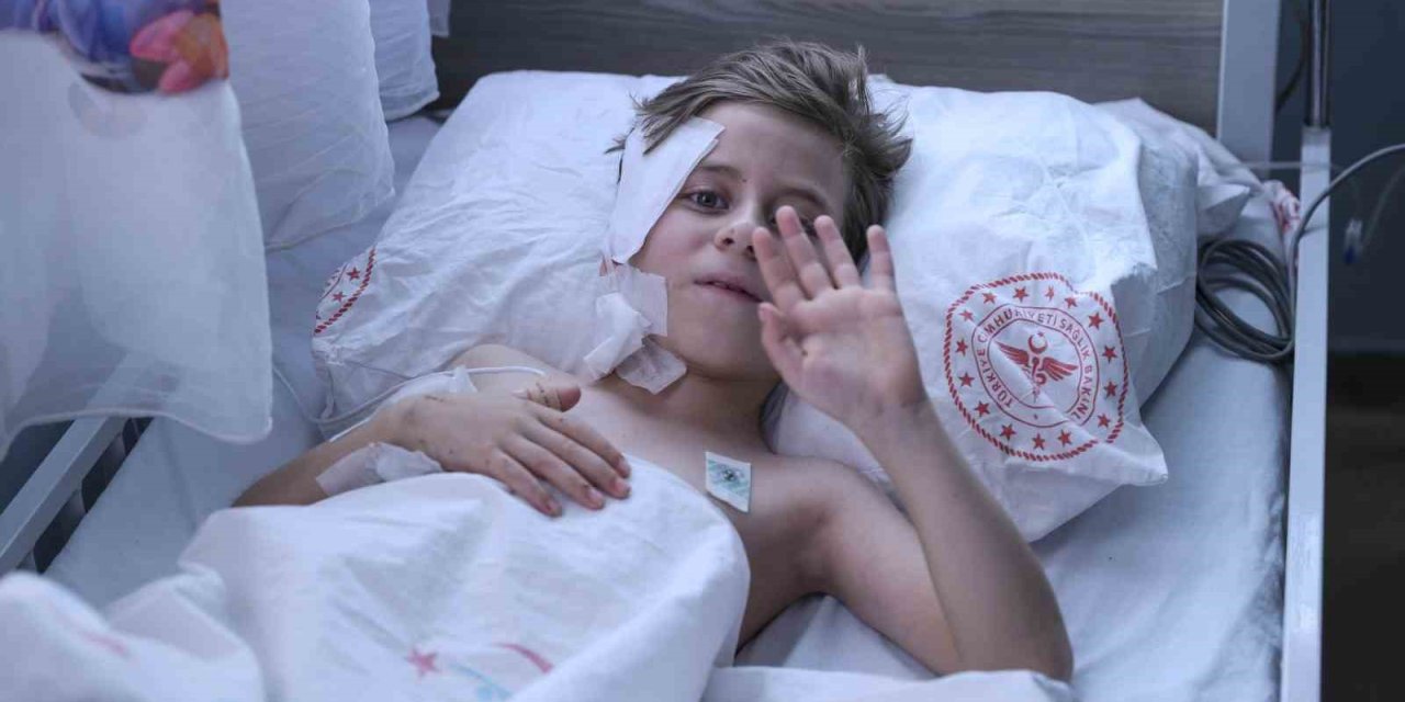 81 Saat Sonra Enkazdan Çıkan Beşir: "battaniye Sarılıydım"