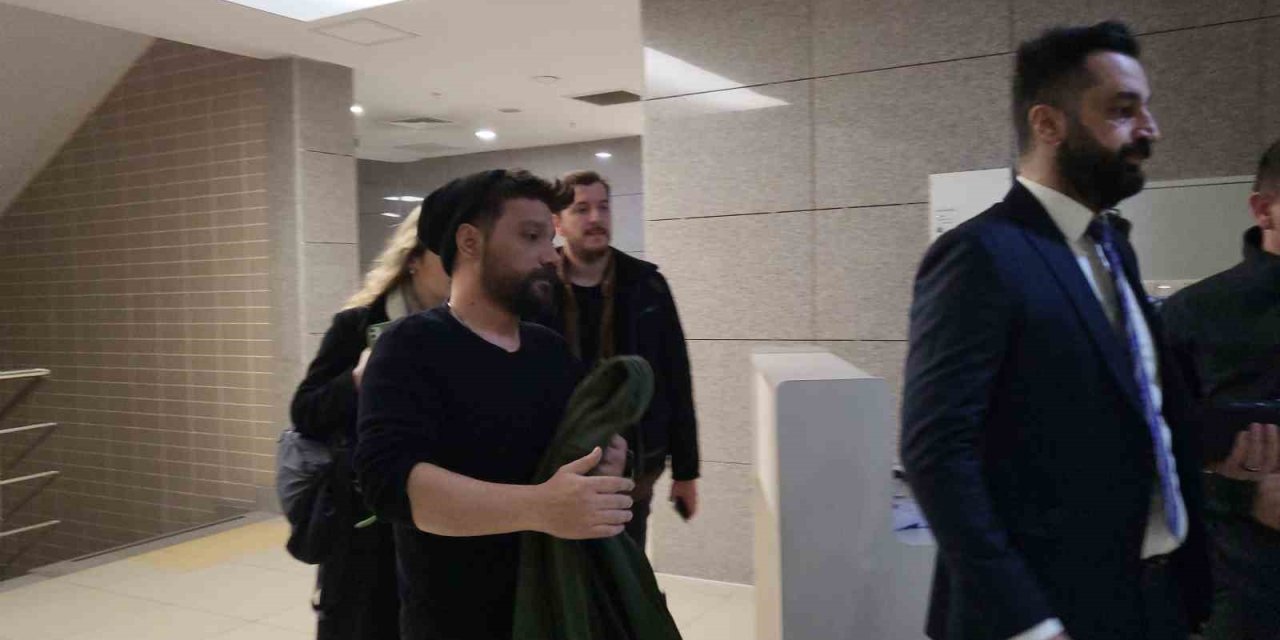 Oğuzhan Uğur İfade Vermek İçin Adliyede