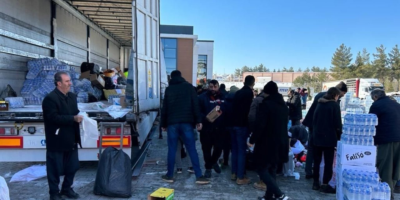 Adıyaman’daki Bir Fabrika, Depremzedeler İçin Yardım Merkezine Dönüştürüldü