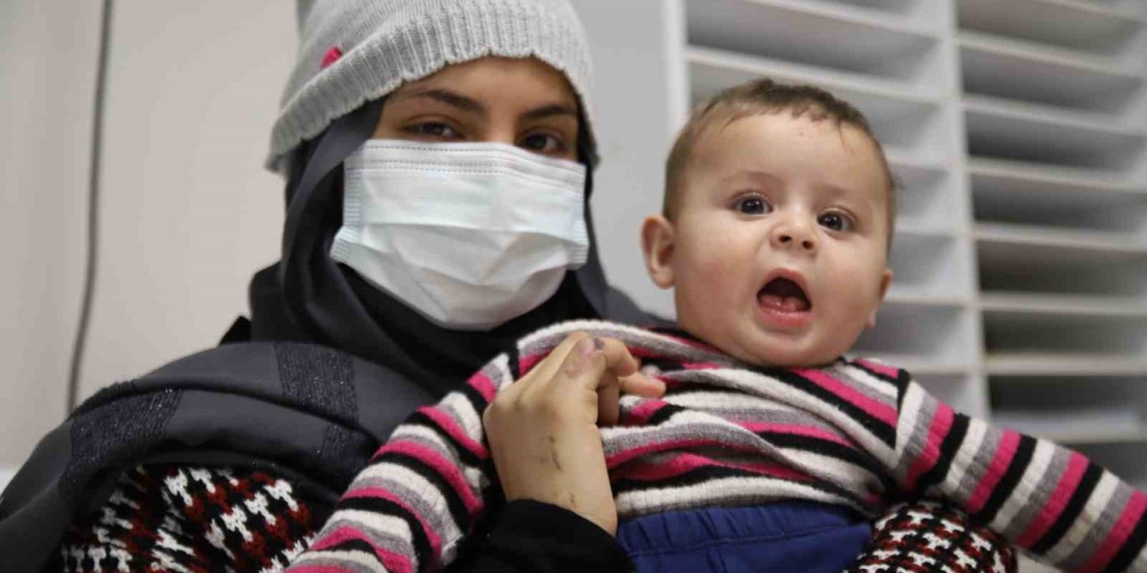 Enkazdan Kurtarılırken Ayrılan Anne İle 9 Aylık Bebeği Hastanede Buluştu