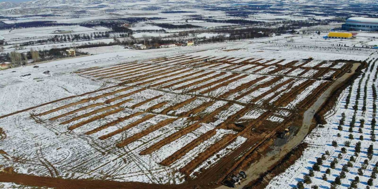 10 Bin 500 Kişinin Barınacağı Konteyner Kent Alanında Çalışmalar Başladı