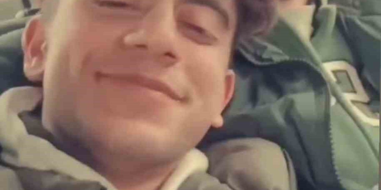 Diyarbakır’da Enkazda Hayatını Kaybeden Gencin Çektiği Son Görüntü Yürekleri Dağladı