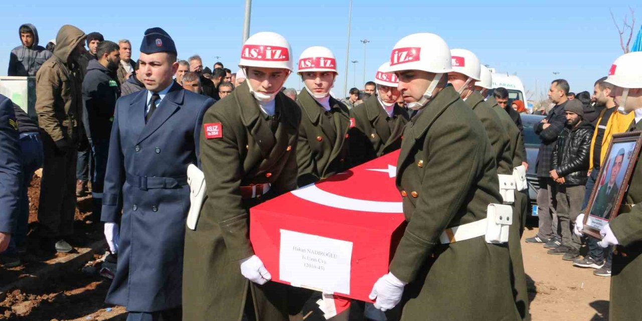 Onlarca Mezar Açıldı, Aynı Aileler Ve Komşuları Yan Yana Defin Edildi