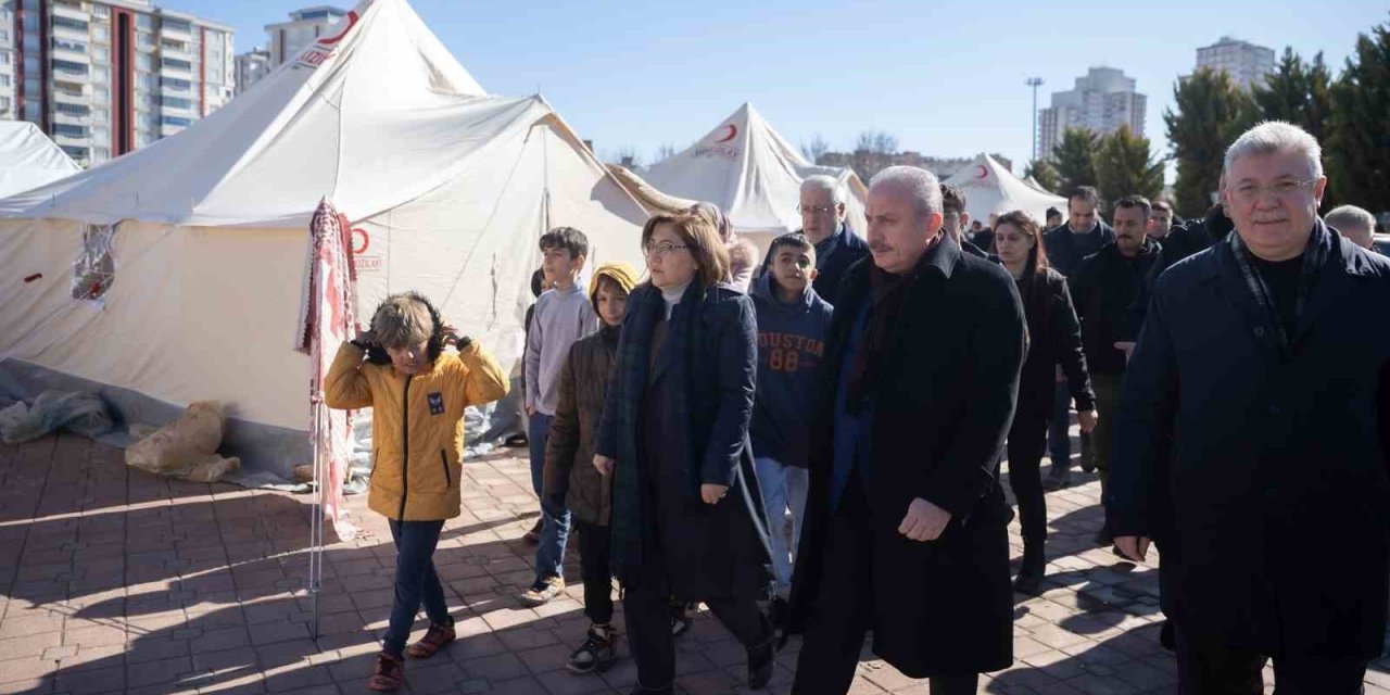 Tbmm Başkanı Şentop Çadır Kenti Ziyaret Etti