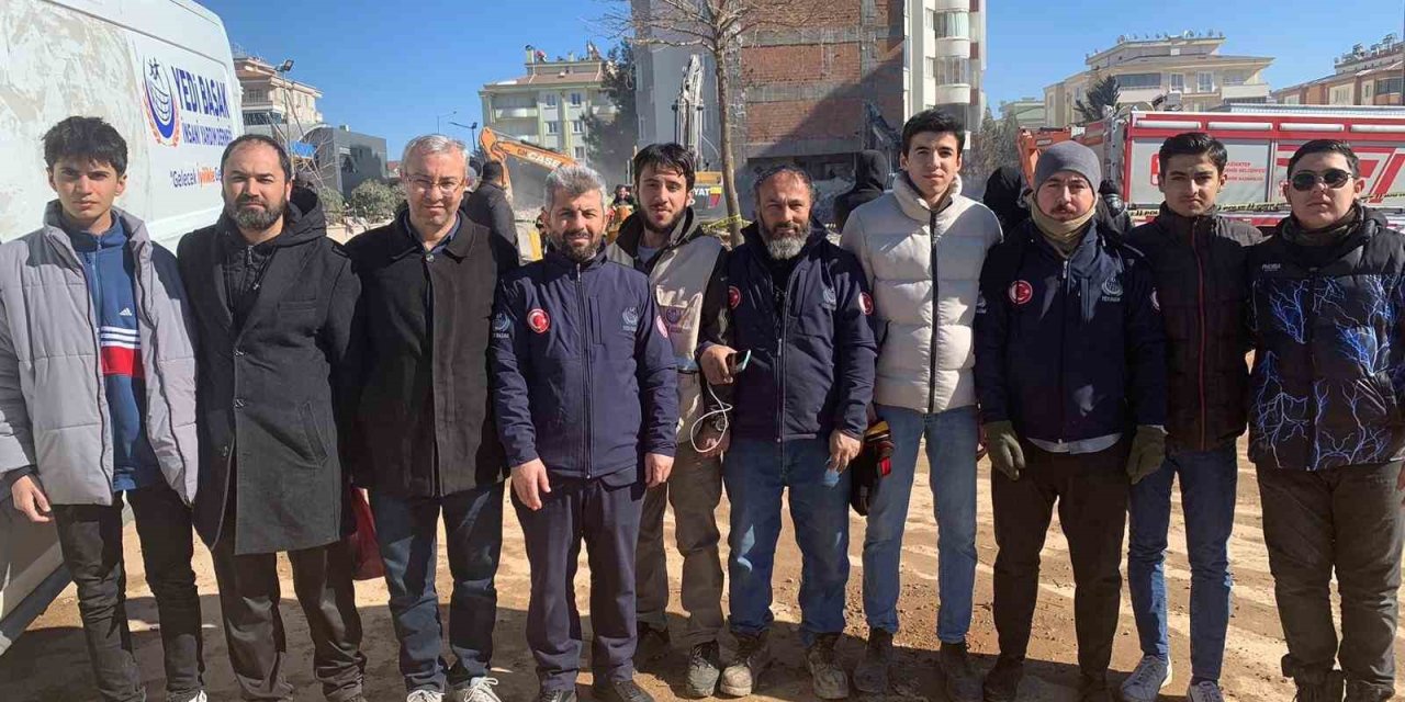 Yedi Başak Derneği Depremde Vatandaşları Yalnız Bırakmadı