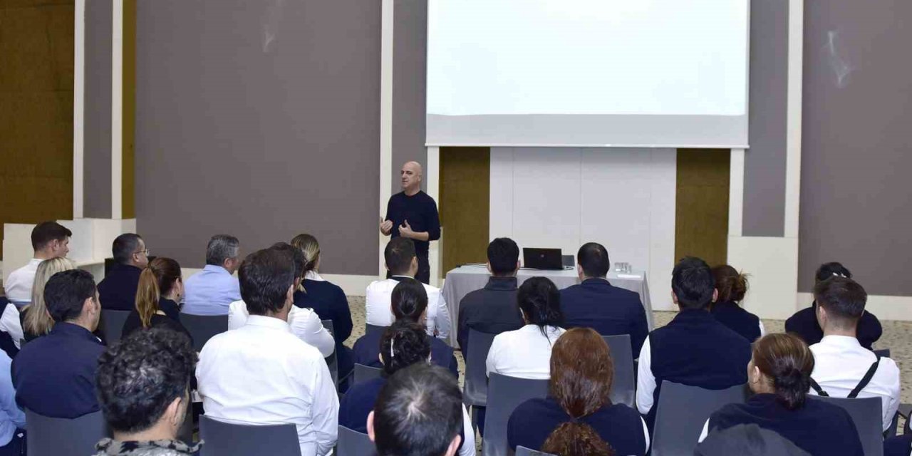 Otel Çalışanlarına, Depremzedeler İçin Doğru İletişim Eğitimi