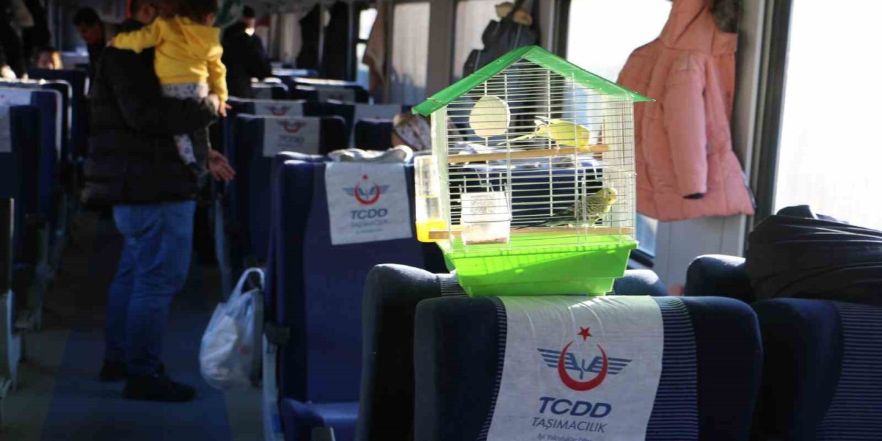 Diyarbakır Tren Garı Depremzedelere ’ev’ Oldu