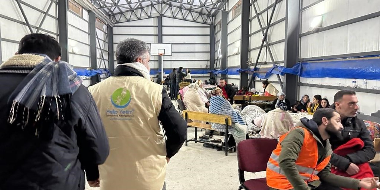 Gurbetçiler, Türkiye’deki Depremzedeler İçin Sahada