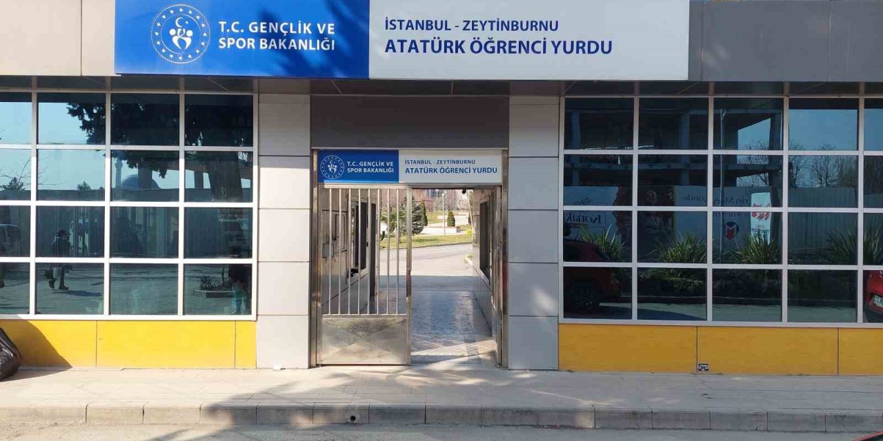 İstanbul’da Öğrenciler Yurtları Boşaltmaya Devam Ediyor