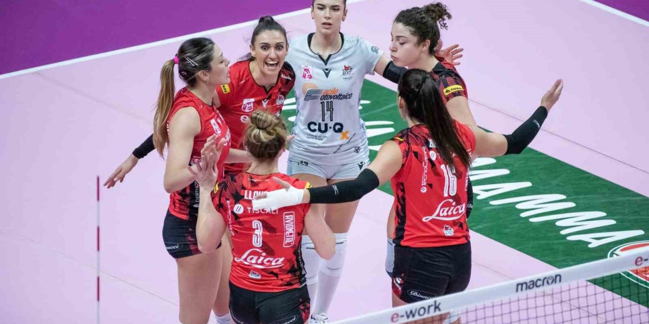 İtalyan Ekibi Busto Arsizio’dan Depremzedelere Destek