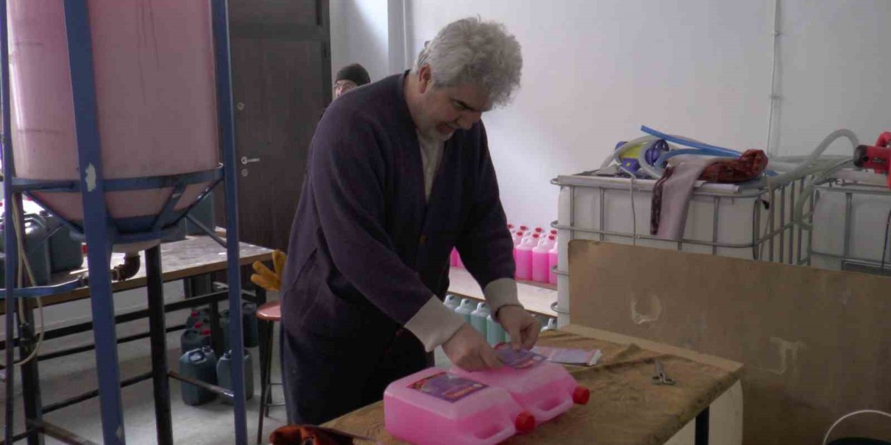 Kayseri’de ’fabrika Okullar’ Deprem Bölgesi İçin Seferber Oldu