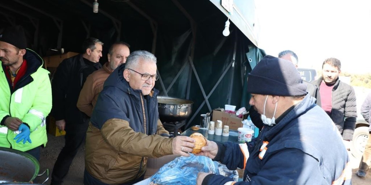 Başkan Büyükkılıç’a Deprem Bölgesi’nden Teşekkür