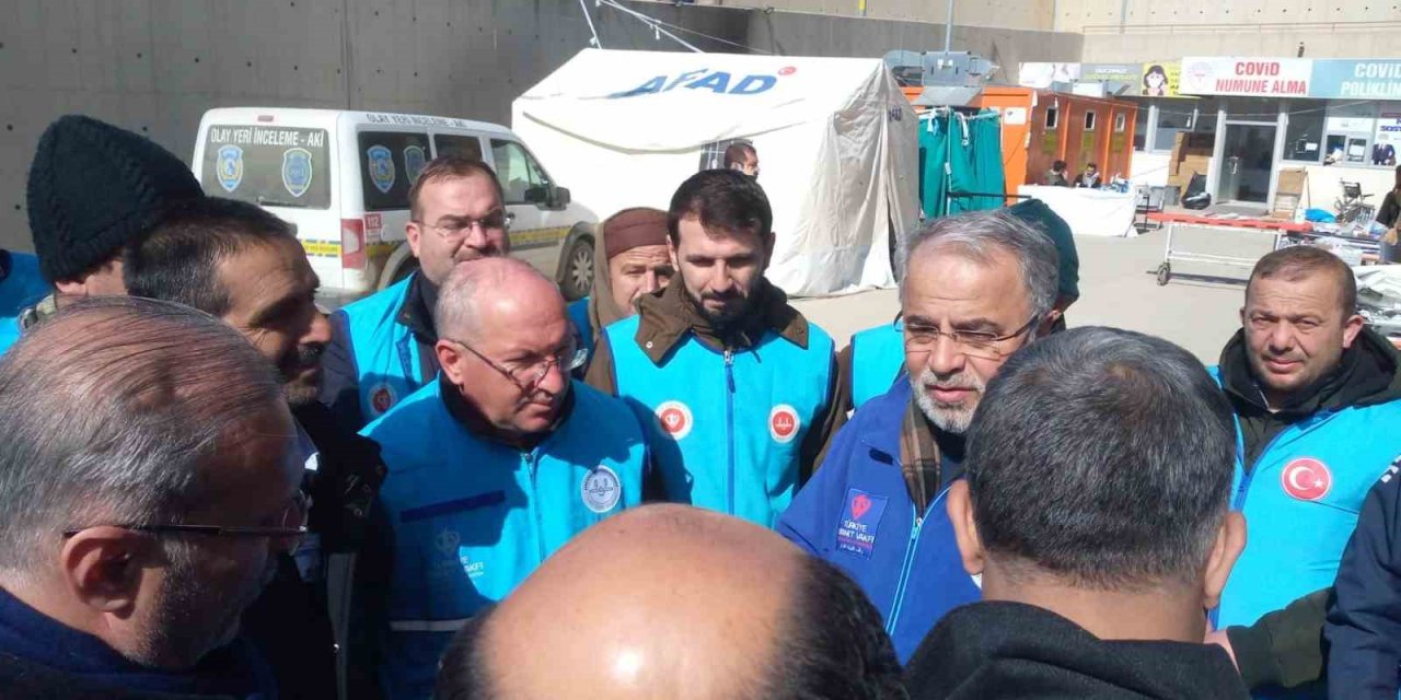 Hatay Kırıkhan’da Bazı Camilerde Ezanlar Ambulanstan Okunuyor
