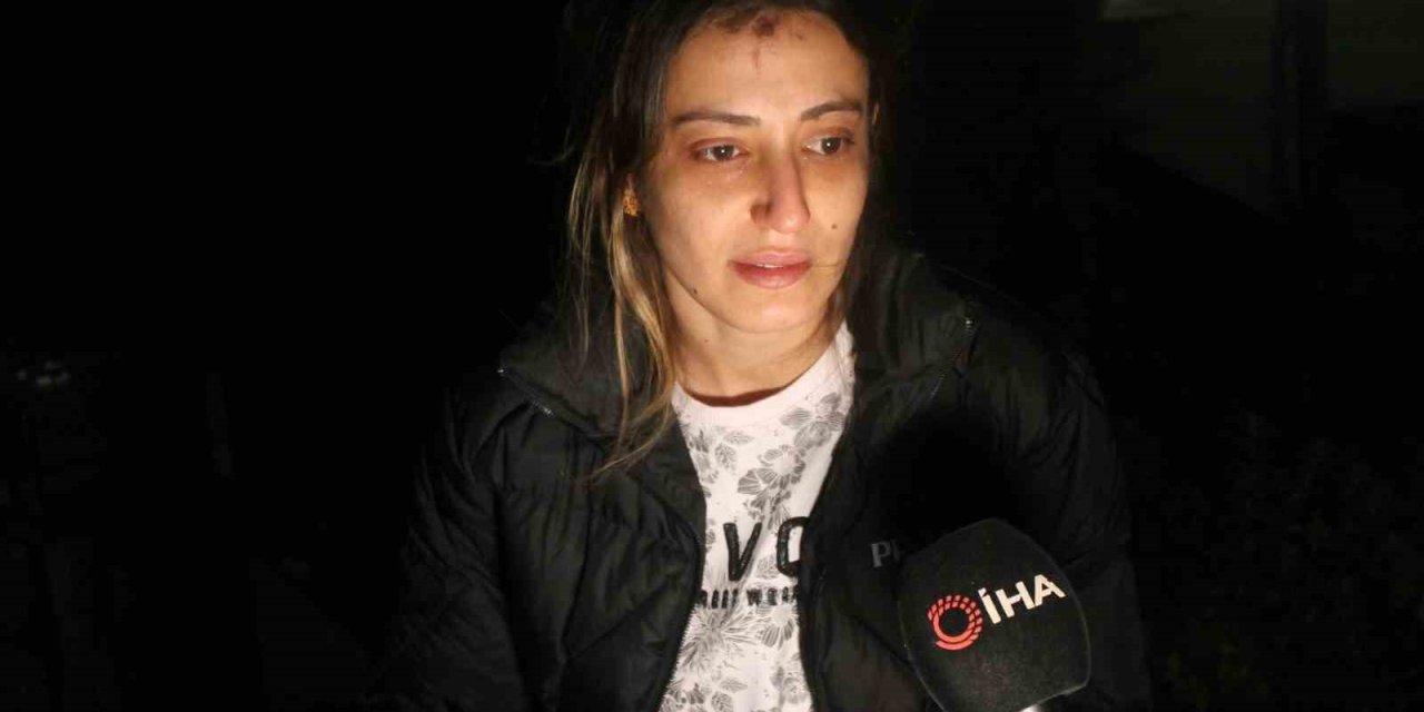 Enkazdan Kendi Elleriyle Çıkardığı Kardeşini Arıyor