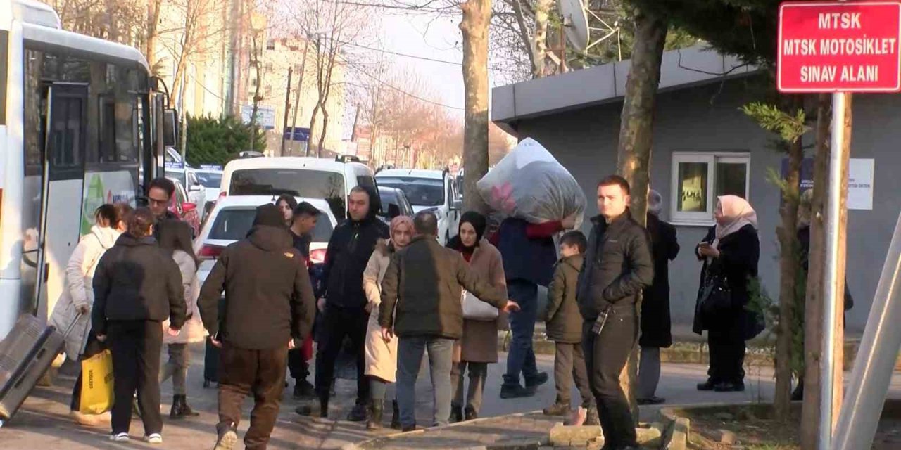İstanbul’a Gelen Depremzedeler Sancaktepe’de Yurda Yerleştiriliyor