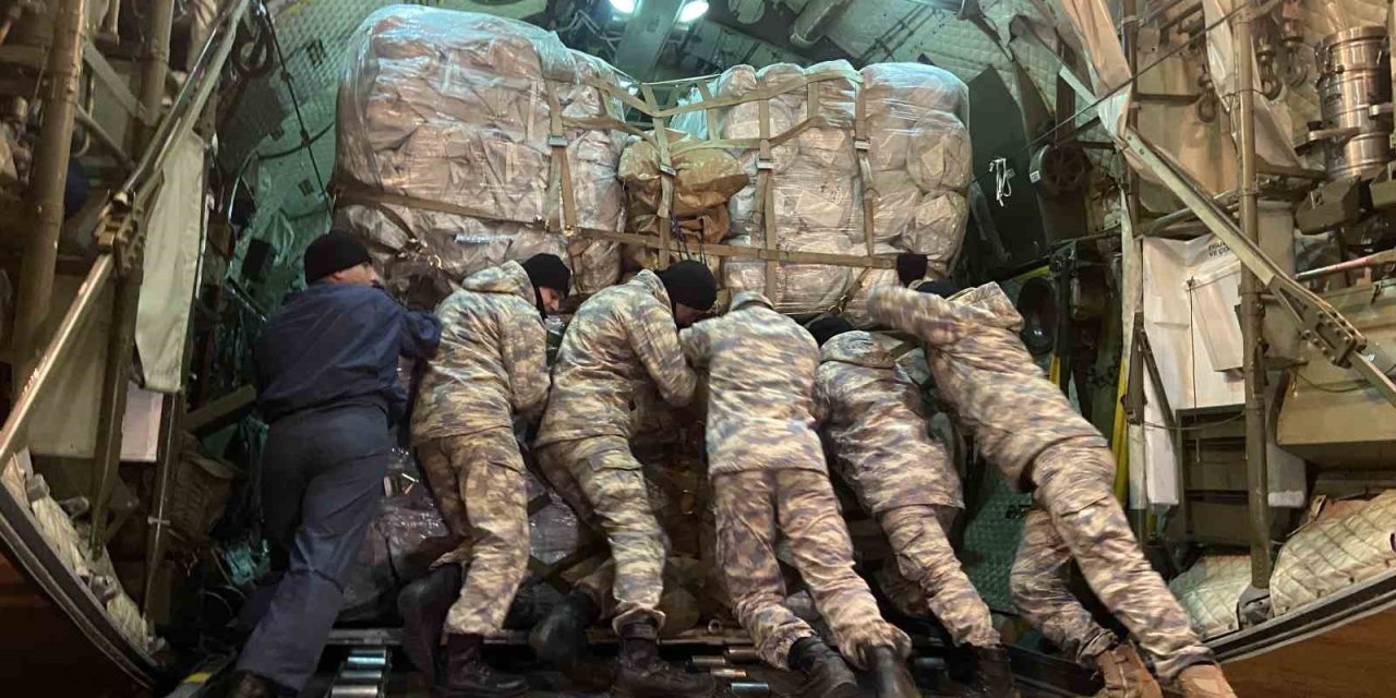 Yurt Dışından Gelen 11 Tır’lık Yardım Malzemeleri Deprem Bölgelerine Gönderildi