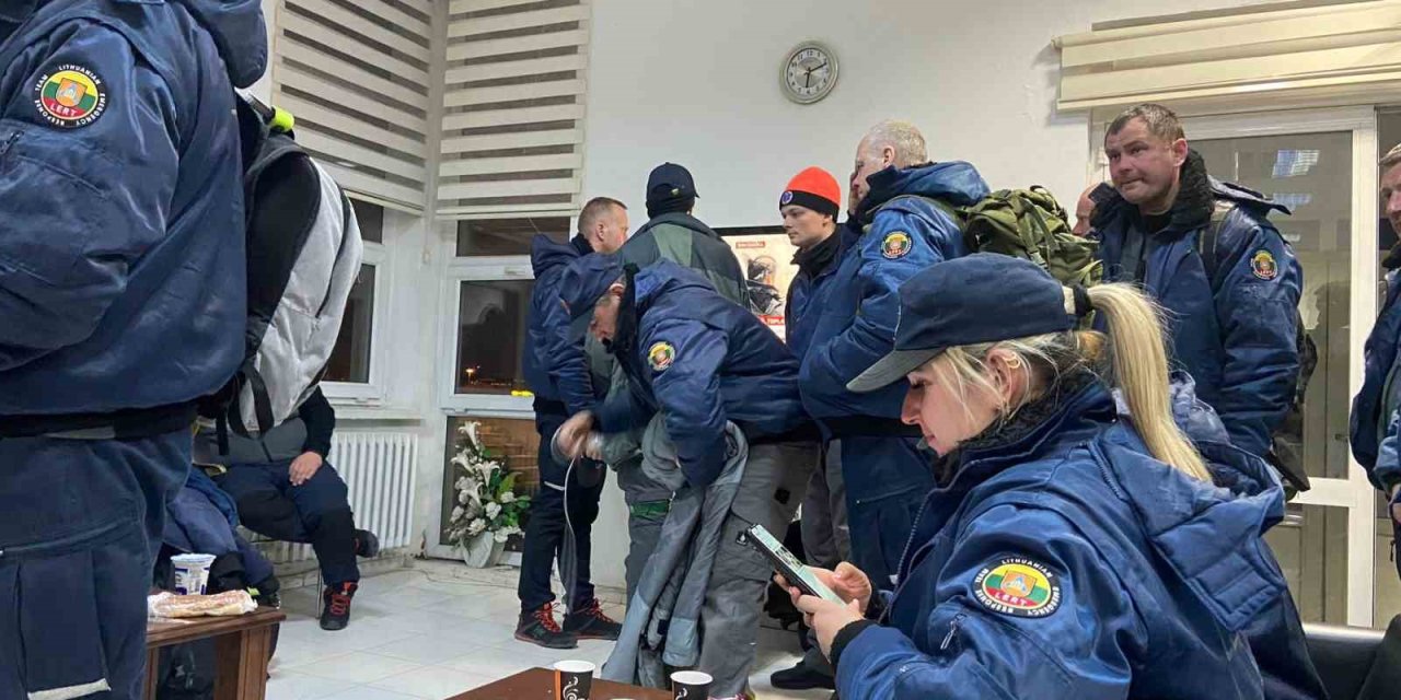 Enkaz Çalışmalarına Katılan Litvanyalı Arama Kurtarma Ekibi İstanbul’a Döndü