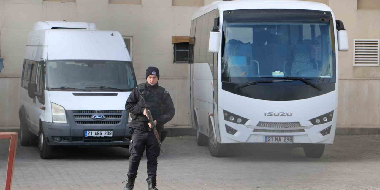 Yıkılan Apartman Sorumluları Adliyede