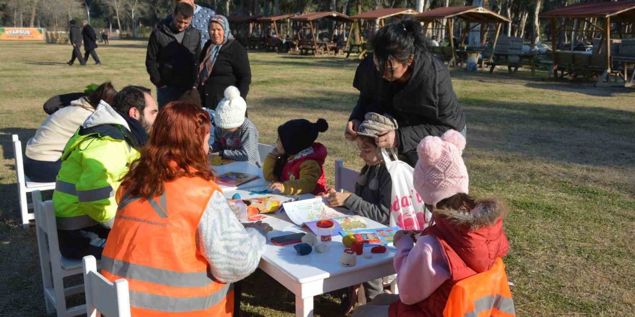 Mersin Büyükşehir Belediyesi, Tarsus’un 2 Ayrı Noktasında Depremzedeleri Ağırlıyor