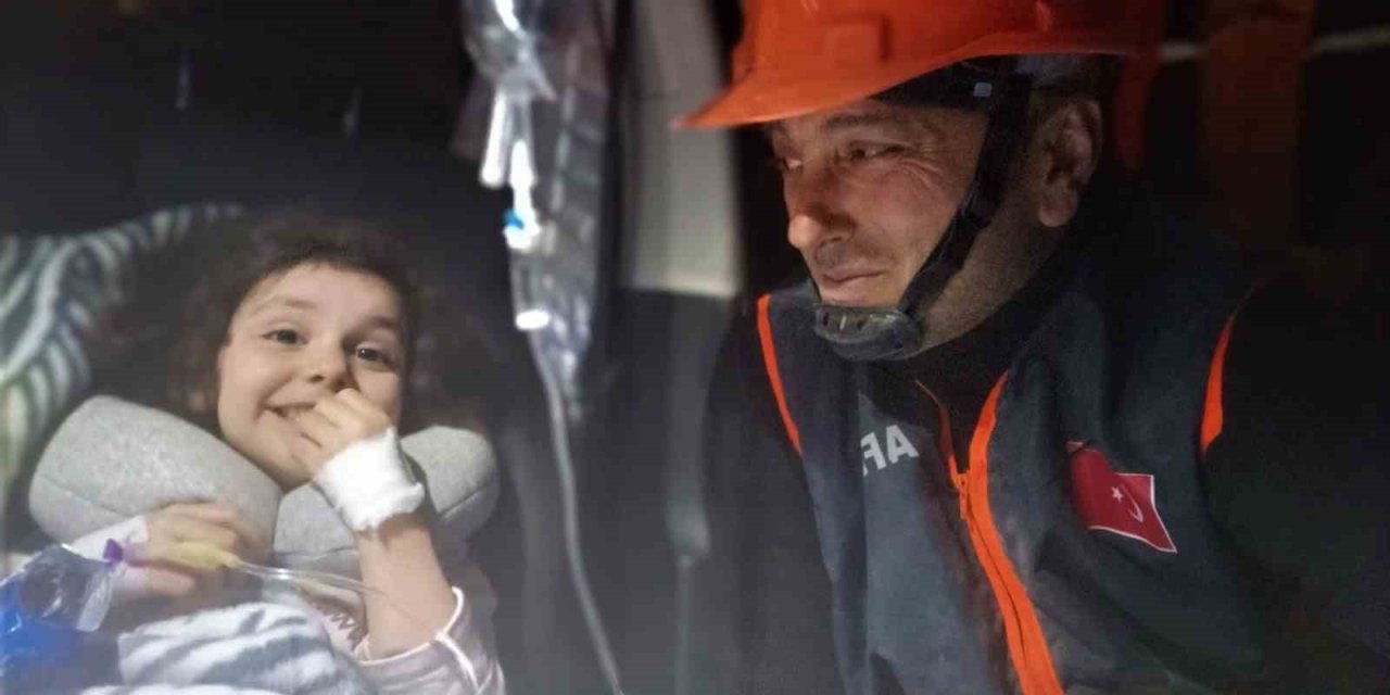 Annesini Enkazda Kaybeden Öykü Yaşama Tutundu