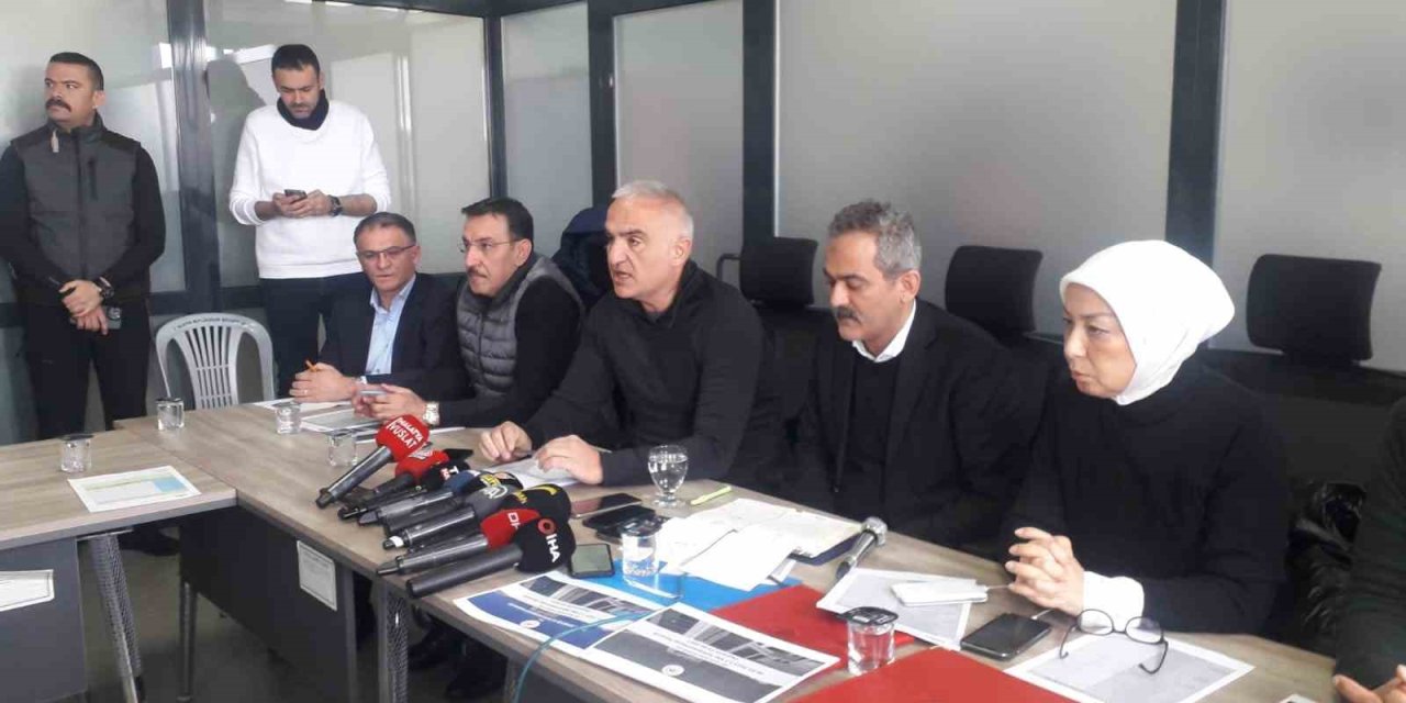 Bakan Ersoy: "malatya’da Enkaz Çalışmalarına Başladık"