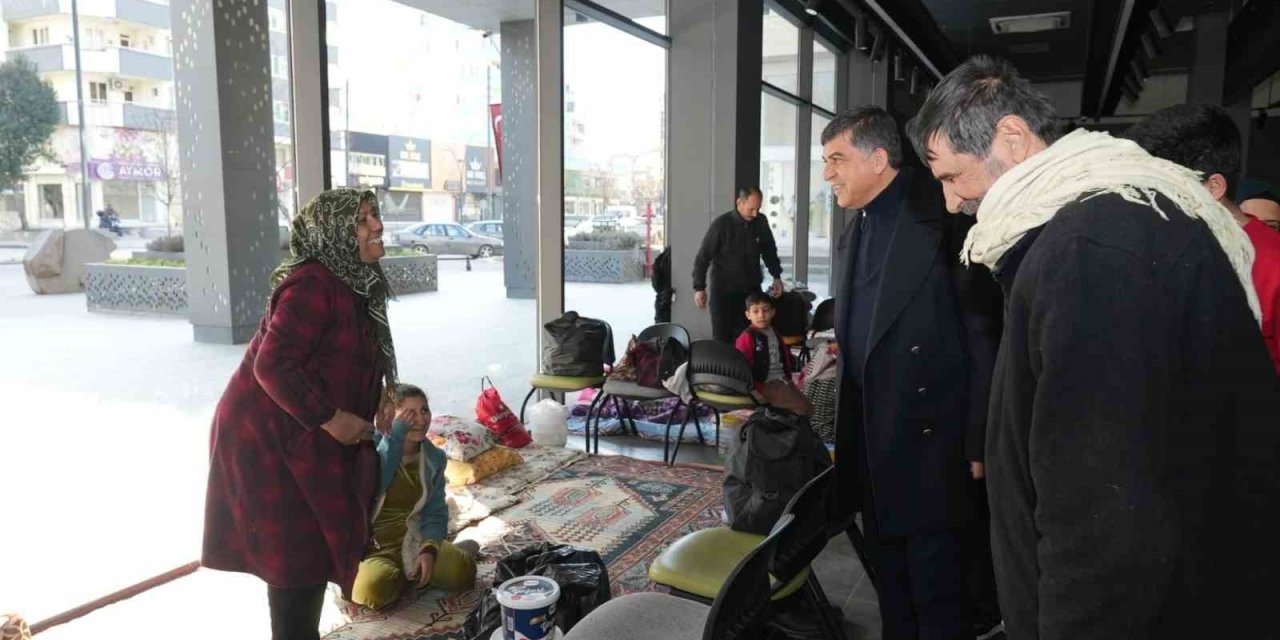 Fadıloğlu Depremzedeleri Yalnız Bırakmıyor