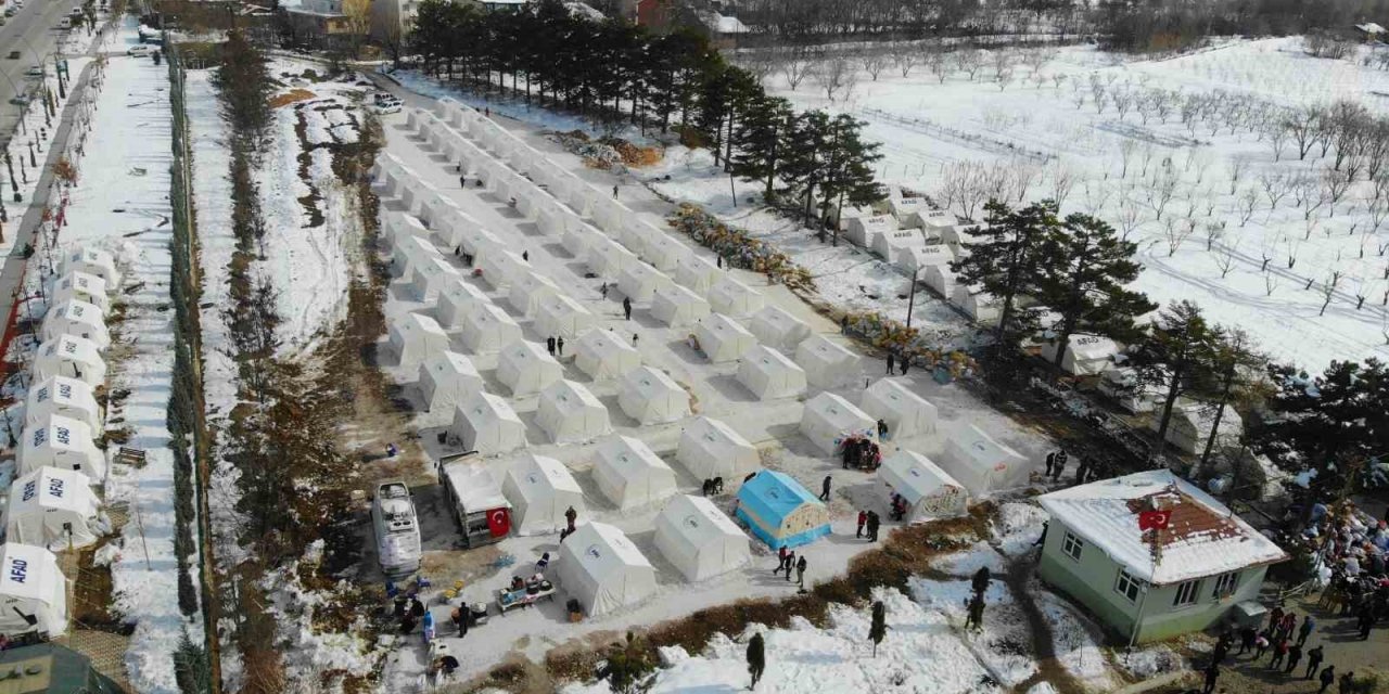 Çadır Kentlerde Yaralar Hızla Sarılmaya Devam Ediyor
