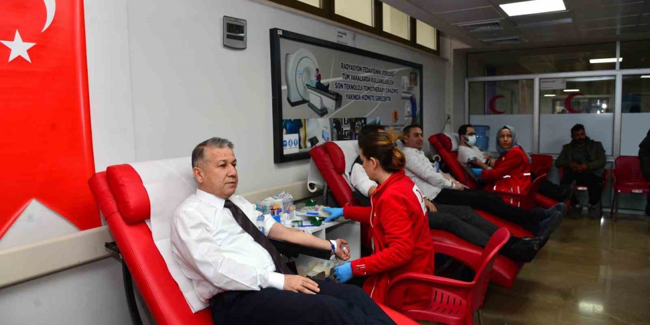 Meü Tüm İmkanlarıyla Depremzedelerin Yanında