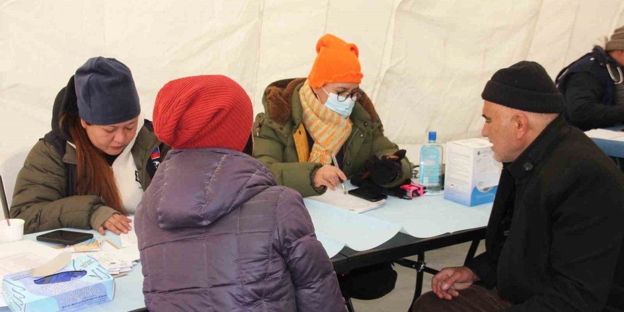 Filipinler Ekibi 8 Bin 810 Kilometreden Gelip Sahra Hastanesi Kurdu