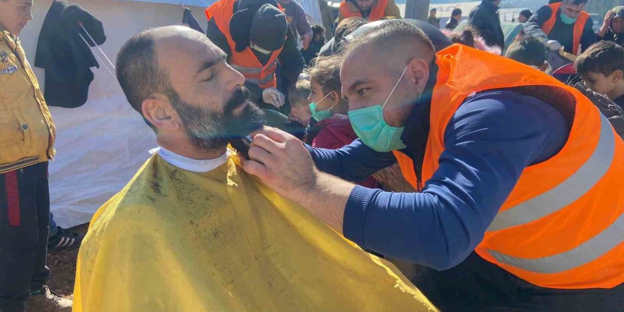 Bay Ve Bayan Kuaförler Bu Kez Depremzedeler İçin Makas Tuttu