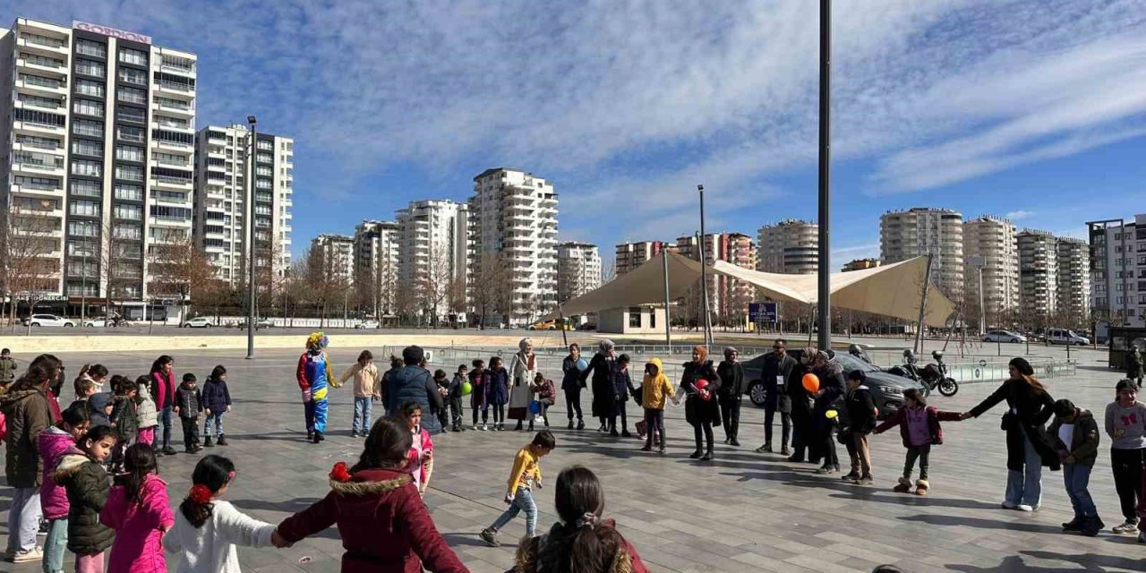 Dü Öğrencileri Depremzede Çocuklar İçin Seferber Oldu