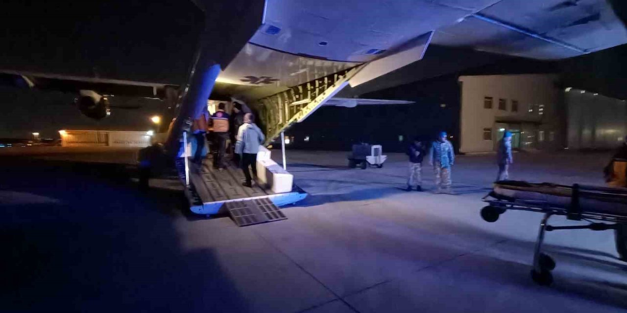 Depremin 10. Gününde 4 Yaralı Depremzede Daha İstanbul’a Getirildi