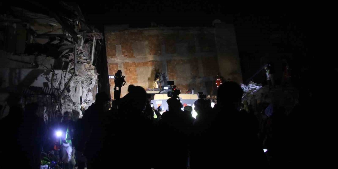 Depremin 232. Saatinde Umutlu Bekleyiş