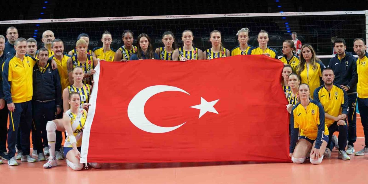 Fenerbahçe Opet, Cev Şampiyonlar Ligi’nde Play-off Etabına Yükseldi