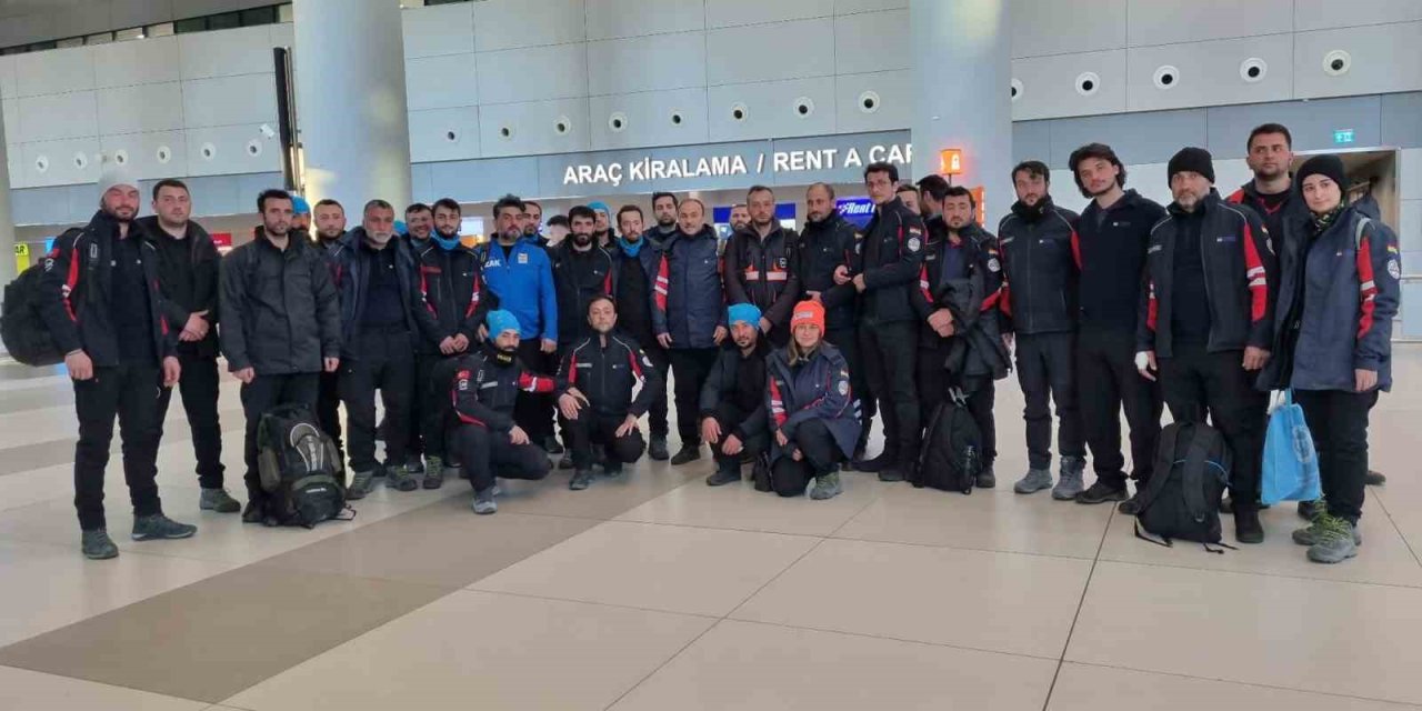 "zeytinburnu Belediyesi Afad Kentsel Arama Kurtarma Ekibi” İstanbul’a Döndü