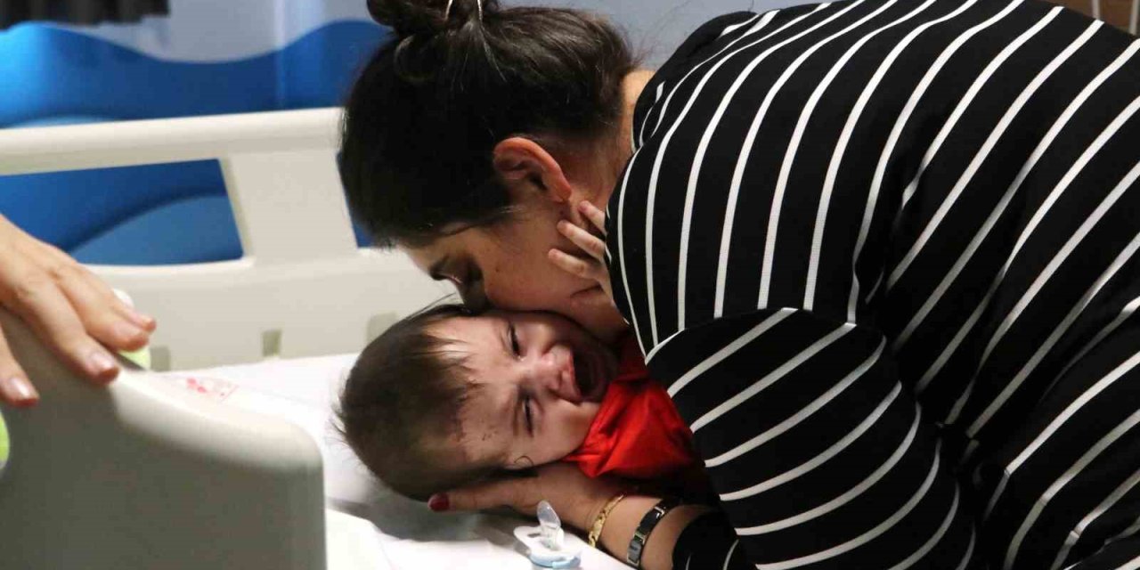 Kedinin Miyavlaması Sayesinde Kurtarılan Birce Bebek Ailesine Kavuştu