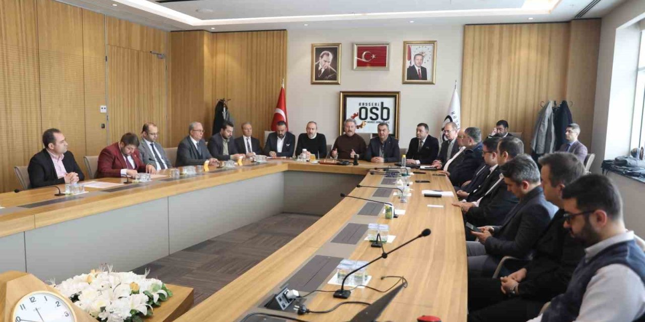 Kayseri Deprem Koordinasyon Merkezi Yardımları Hızla Devam Ediyor