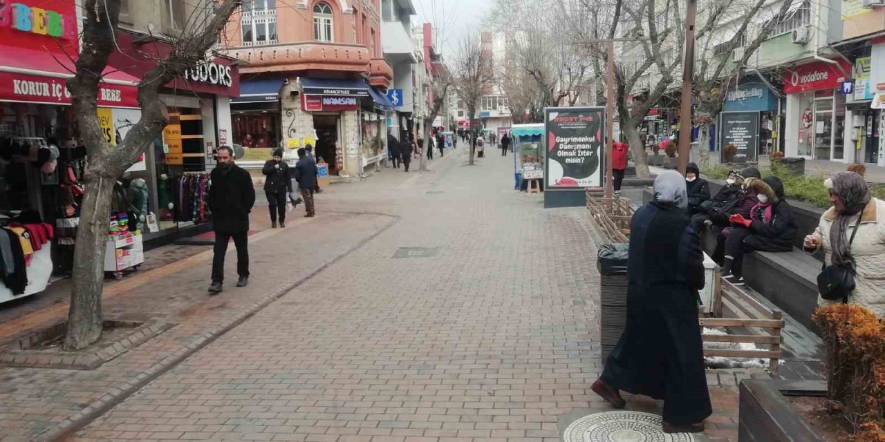 Havalar Soğuyunca Çarşı Boş Kaldı