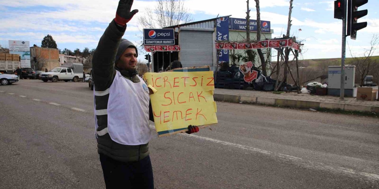 Depremzedeler Kendilerine Destek İçin Yola Çıkanları Unutmadı