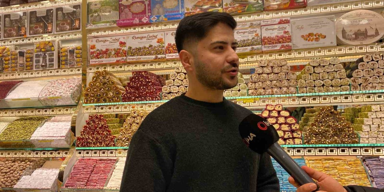 Kapalıçarşı Esnafından Çinli Arama Kurtarma Ekibine Lokumlu Teşekkür