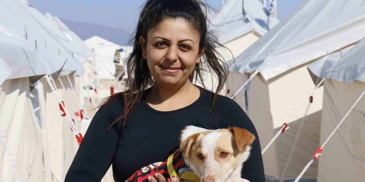 Gelin Ve Damat Düğün Gecesi Depremde Öldü