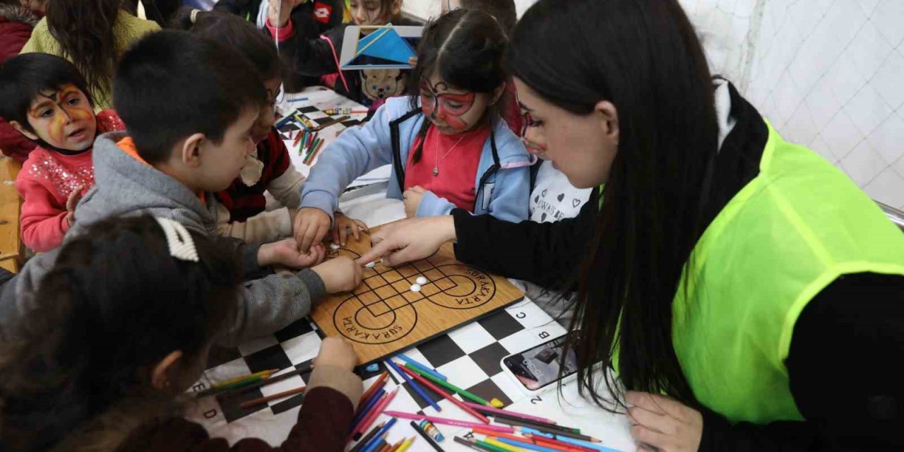 Depremden Etkilenen Çocuklara Spor Ve Oyun Terapisi