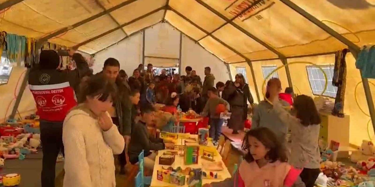 Depremzede Çocukların Mutlu Olduğu Anlar