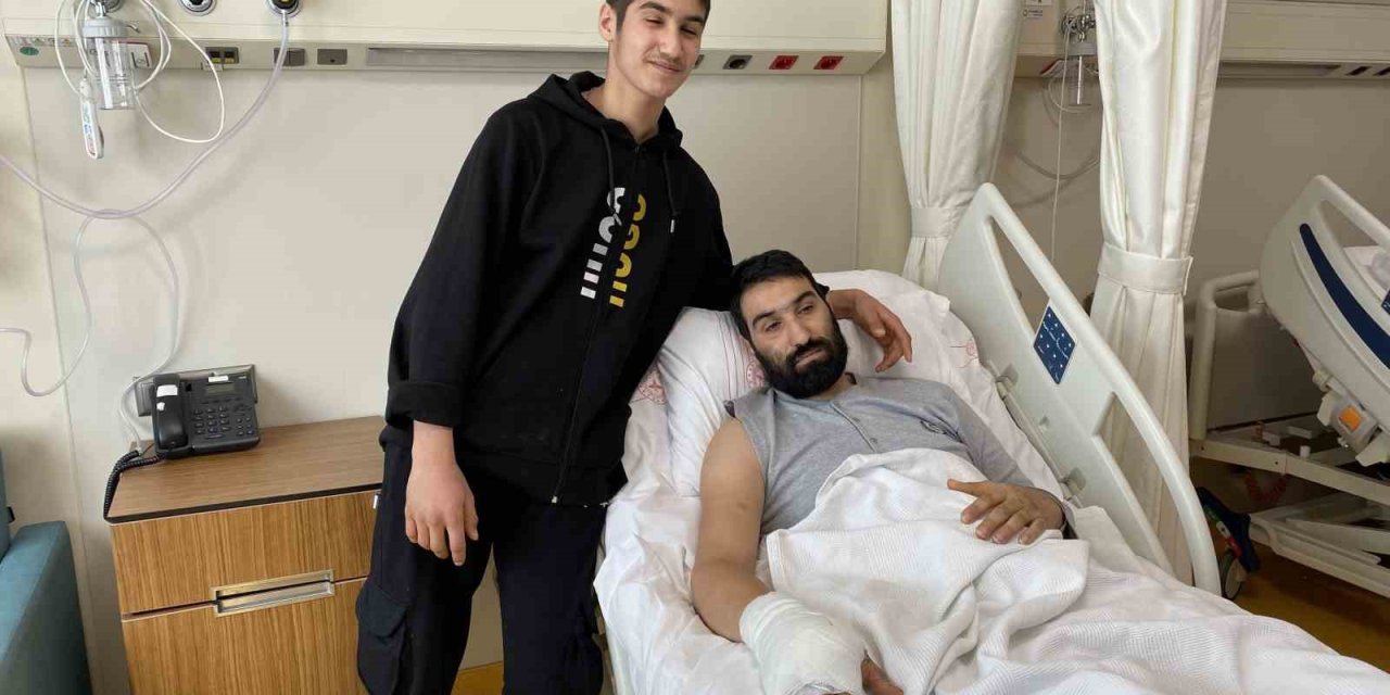 Enkazda "tamam Öldük, Biz Ölüyoruz" Dedikleri Anda Kurtuldular