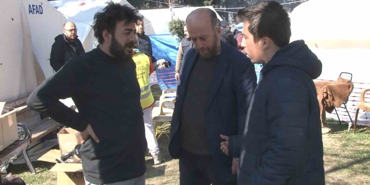 33 Saat Sonra Enkaz Altından Çıktı, Hayvanlar İçin Seferber Oldu