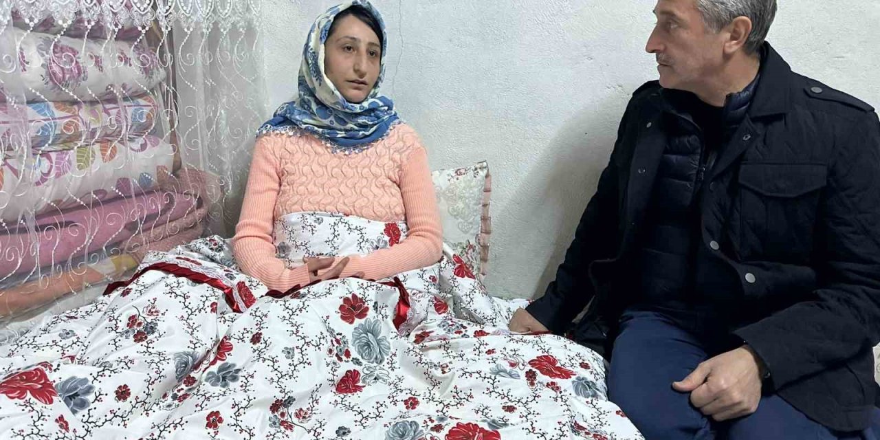 Tahmazoğlu’dan Göçük Altından Çıkarılan Depremzedeye Ziyaret