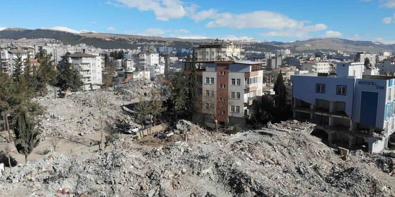 Depremde Ağır Yara Alan Adıyaman Taşınacak